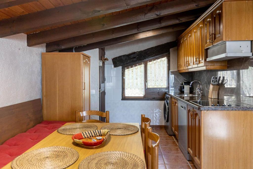 Apartamentos El Coritu Nieda Luaran gambar