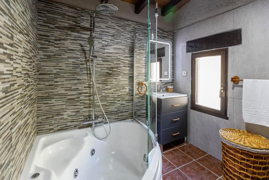 Apartamentos El Coritu Nieda Luaran gambar