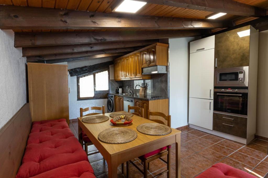 Apartamentos El Coritu Nieda Luaran gambar