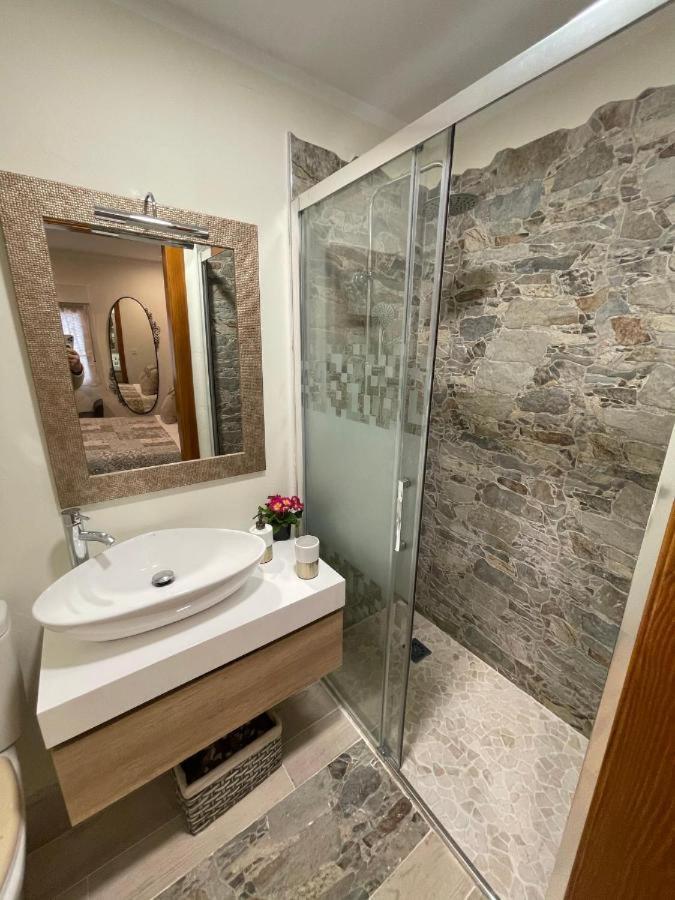 Apartamentos El Coritu Nieda Luaran gambar